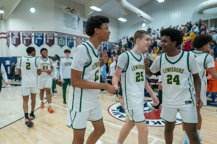 Climb Completed: Lewisburg wins thriller against Montoursville and captures district championship